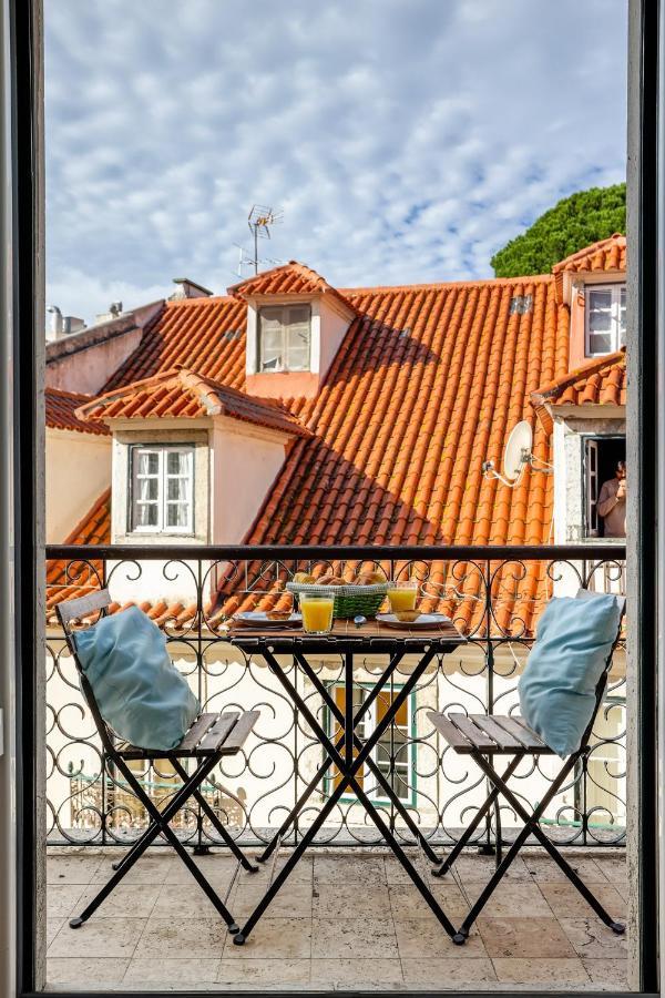 Castelo - Beautiful Balcony View Lisboa